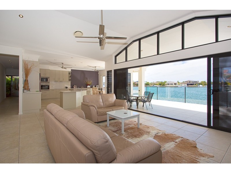11 Botany Cres, Banksia Beach QLD 4507
