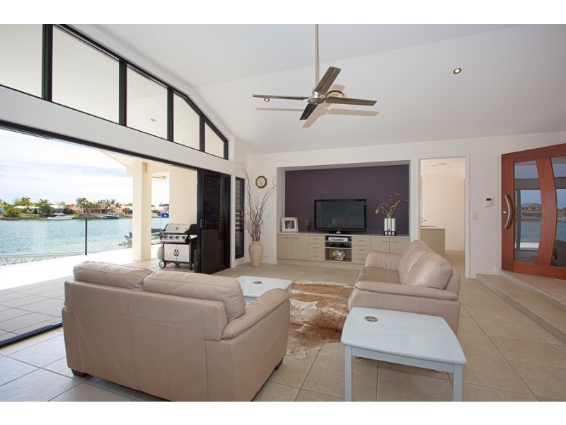 11 Botany Cres, Banksia Beach QLD 4507
