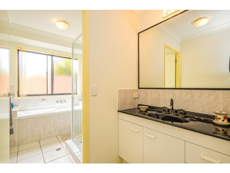 28 Dugong Crescent, Banksia Beach QLD 4507