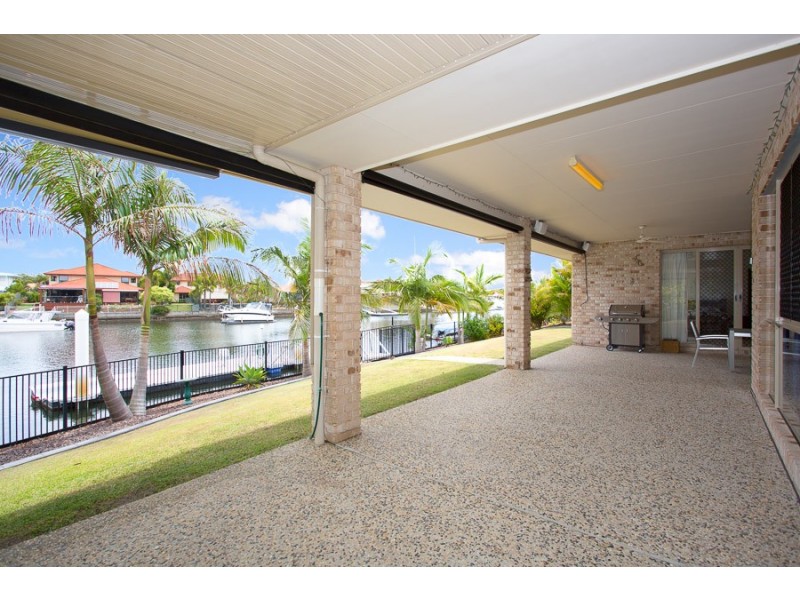 42 Topsail Crct, Banksia Beach QLD 4507