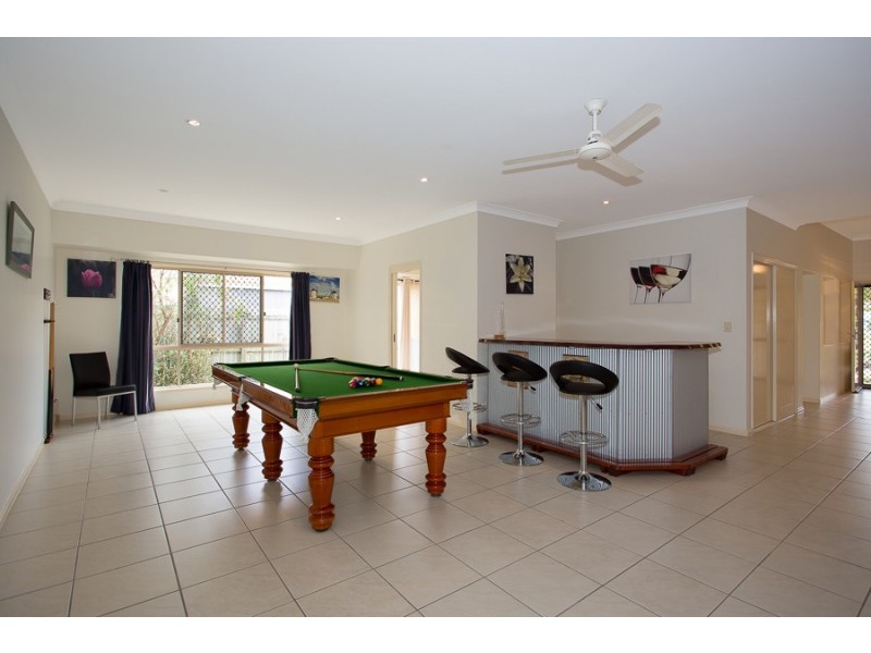 42 Topsail Crct, Banksia Beach QLD 4507