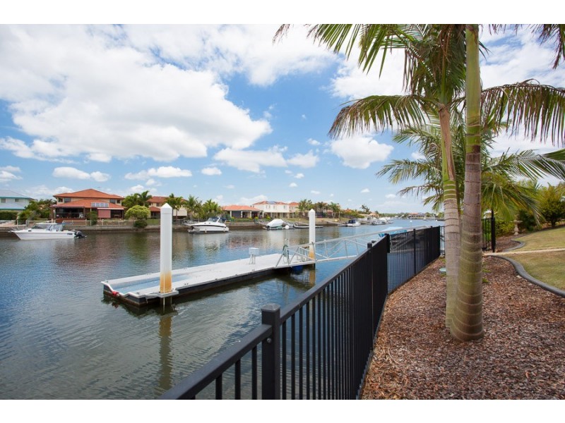 42 Topsail Crct, Banksia Beach QLD 4507