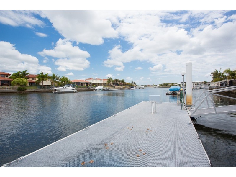 42 Topsail Crct, Banksia Beach QLD 4507