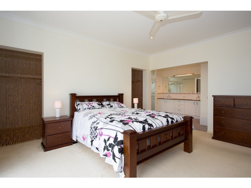 42 Topsail Crct, Banksia Beach QLD 4507