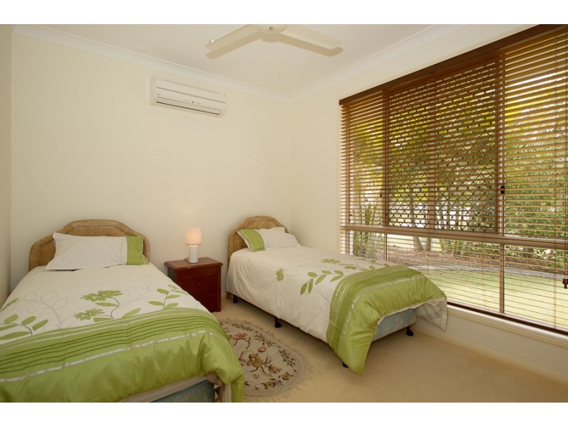 42 Topsail Crct, Banksia Beach QLD 4507