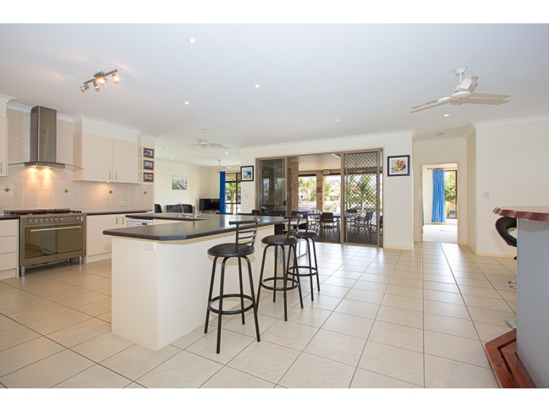 42 Topsail Crct, Banksia Beach QLD 4507