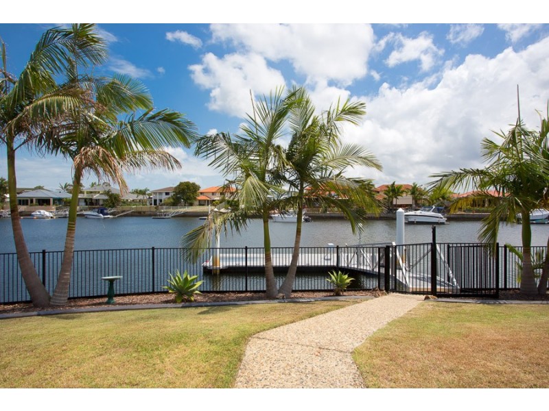 42 Topsail Crct, Banksia Beach QLD 4507