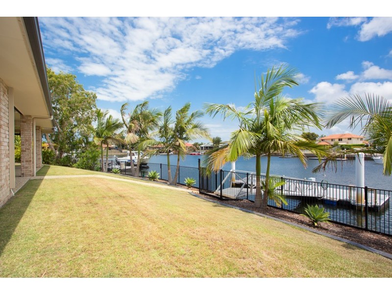 42 Topsail Crct, Banksia Beach QLD 4507