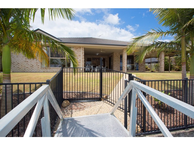 42 Topsail Crct, Banksia Beach QLD 4507