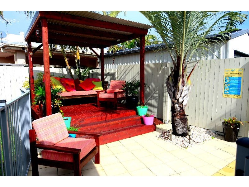 8 Voyagers Drive, Banksia Beach QLD 4507