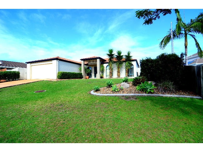 8 Voyagers Drive, Banksia Beach QLD 4507