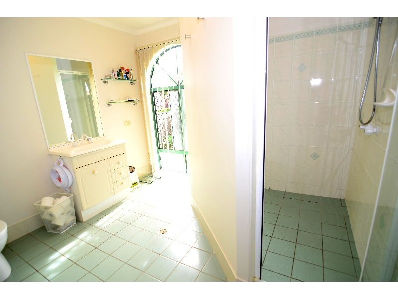 8 Voyagers Drive, Banksia Beach QLD 4507