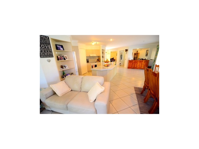 263 Bestmann Road, Sandstone Point QLD 4511