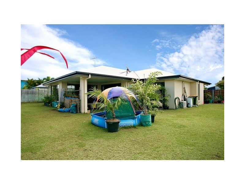 12 Fulmar Cresent, Banksia Beach QLD 4507