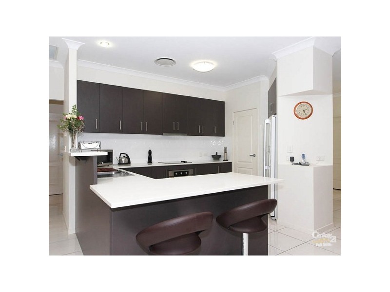 8 Whitehaven Place, Banksia Beach QLD 4507