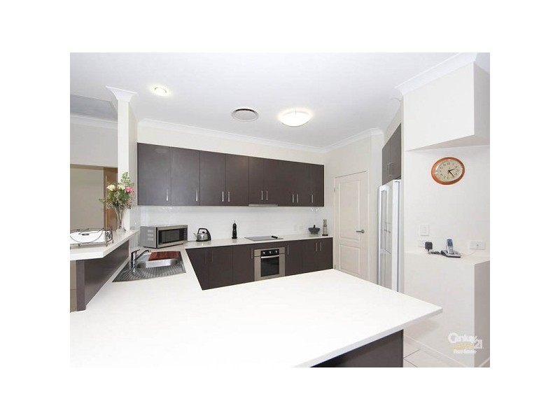 8 Whitehaven Place, Banksia Beach QLD 4507