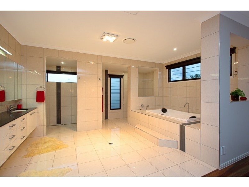 40 North Point, Banksia Beach QLD 4507