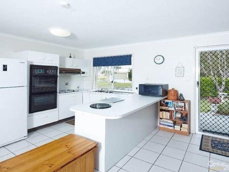 1 White Patch Esp, Banksia Beach QLD 4507