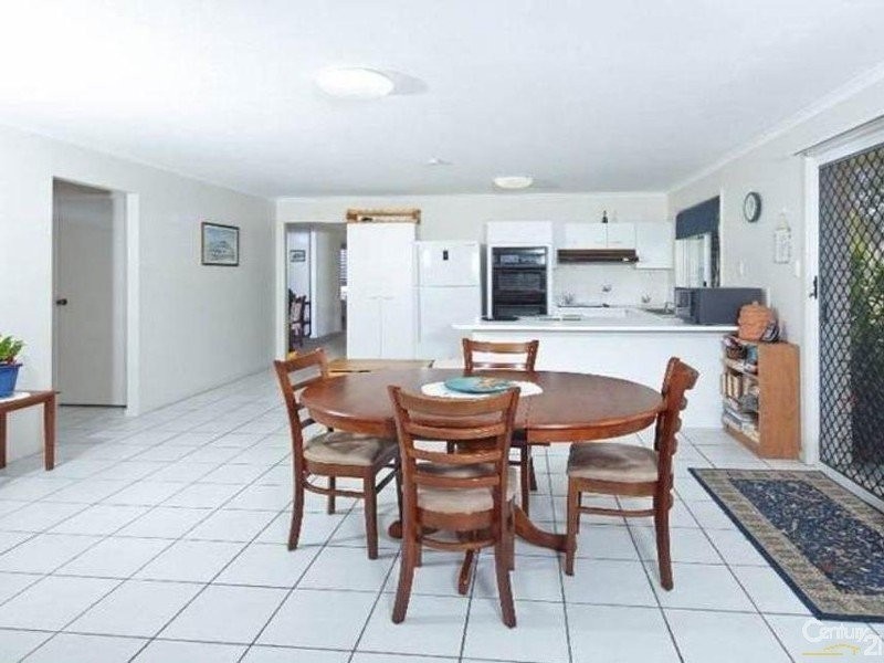 1 White Patch Esp, Banksia Beach QLD 4507