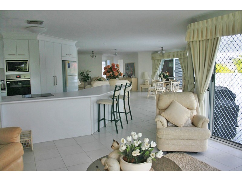 10 Raptor Parade, Banksia Beach QLD 4507