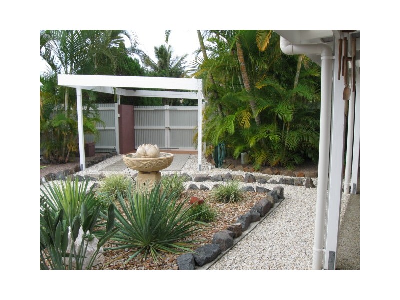 18 Anchor Court, Banksia Beach QLD 4507