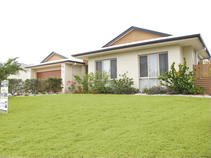 37 Raptor Parade, Banksia Beach QLD 4507