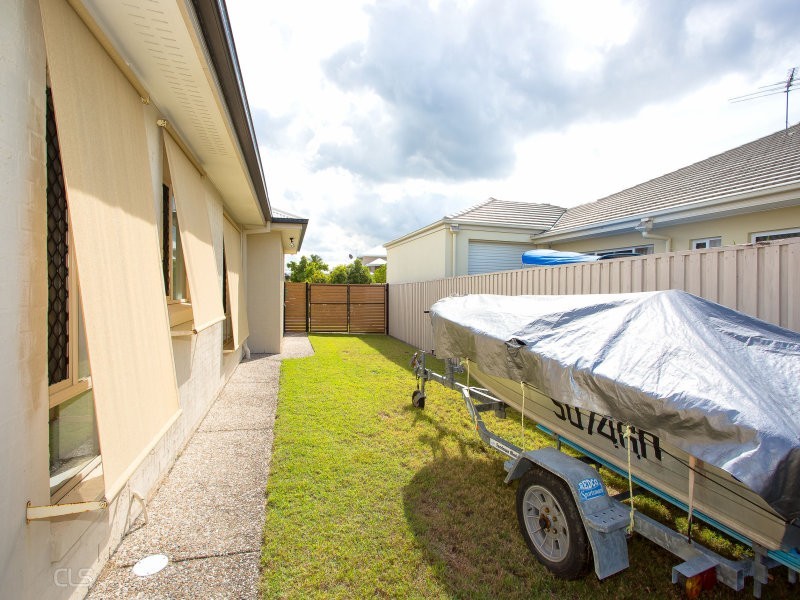 37 Raptor Parade, Banksia Beach QLD 4507