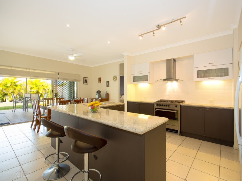37 Raptor Parade, Banksia Beach QLD 4507
