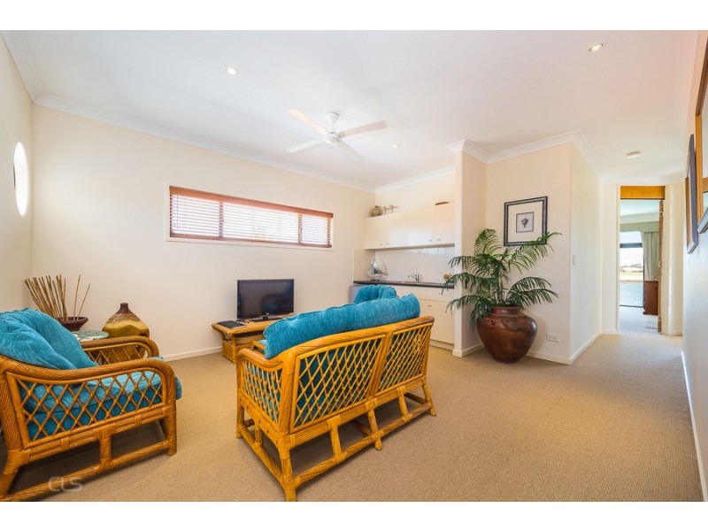 36 Cosmos Ave, Banksia Beach QLD 4507