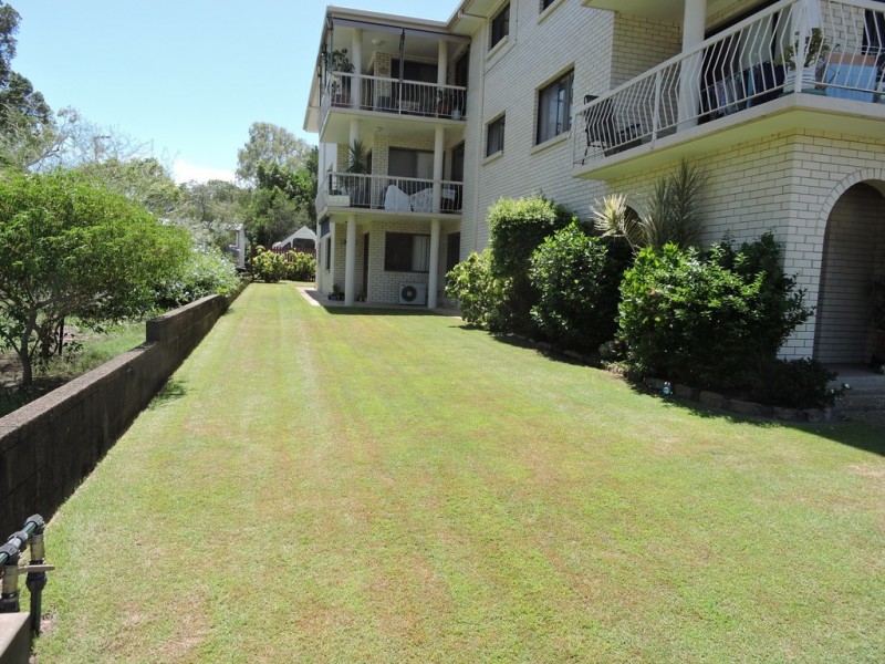 2/51 Toorbul Street, Bongaree QLD 4507