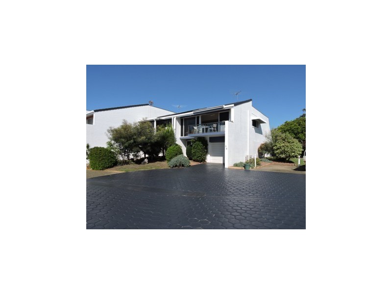 8A 16 Spinnaker Drive, Sandstone Point QLD 4511