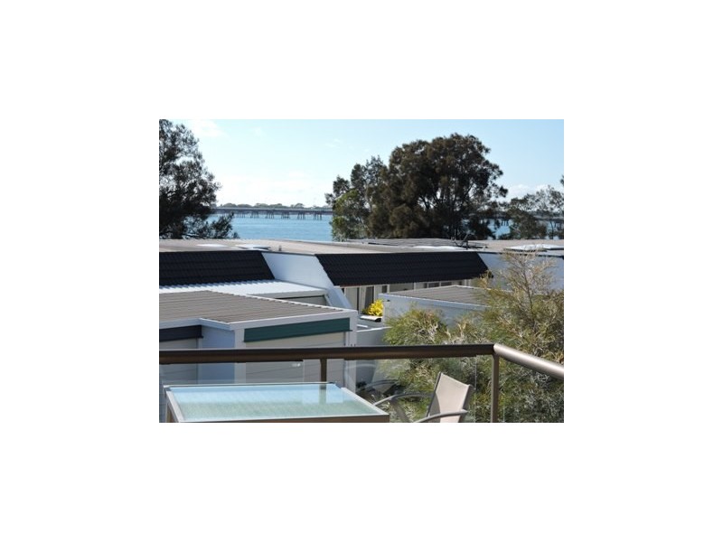 8A 16 Spinnaker Drive, Sandstone Point QLD 4511