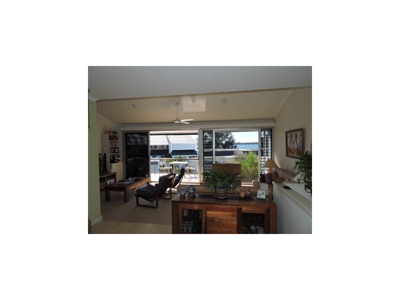 8A 16 Spinnaker Drive, Sandstone Point QLD 4511