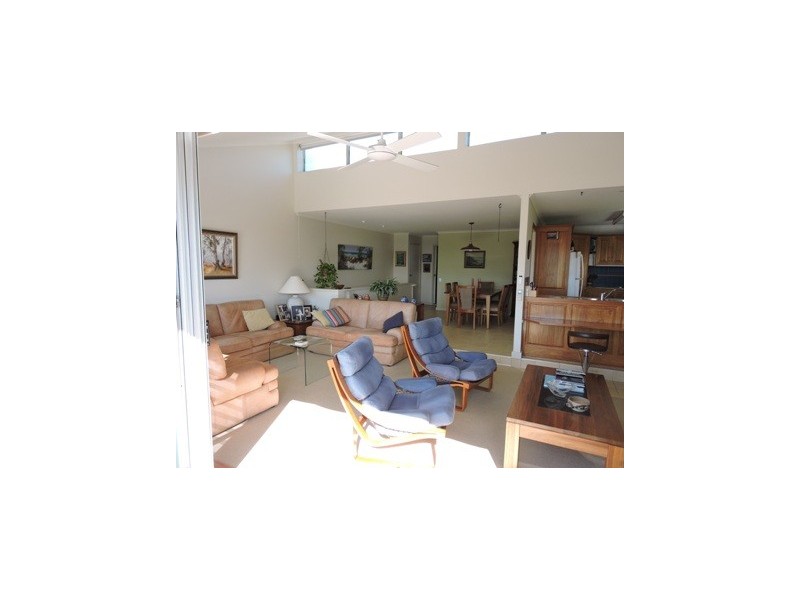 8A 16 Spinnaker Drive, Sandstone Point QLD 4511