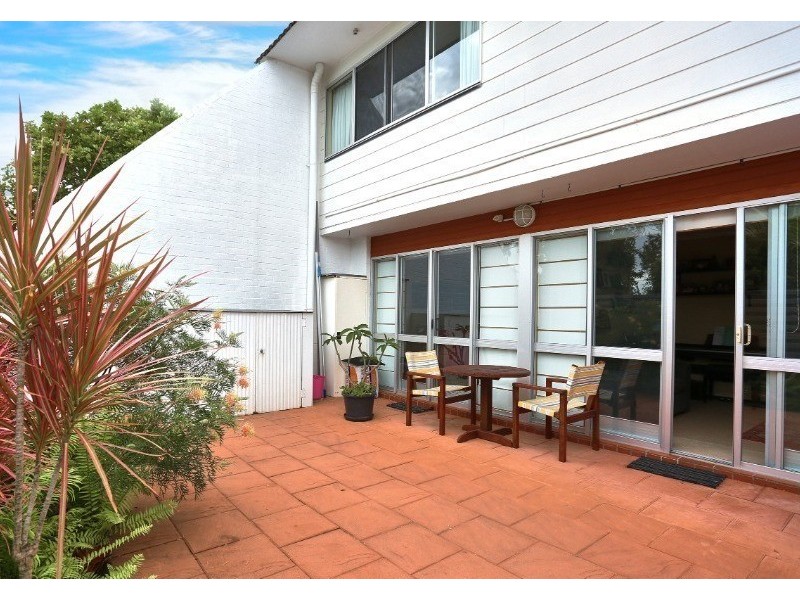 8A 16 Spinnaker Drive, Sandstone Point QLD 4511