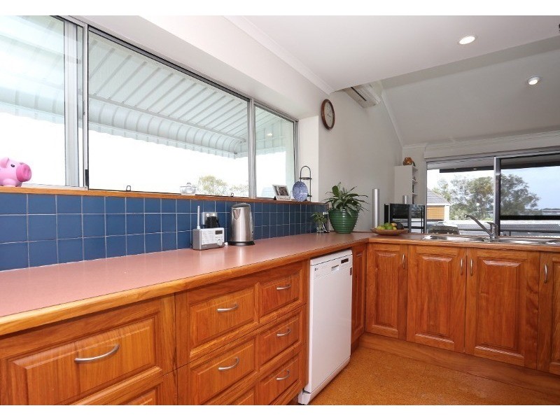 8A 16 Spinnaker Drive, Sandstone Point QLD 4511