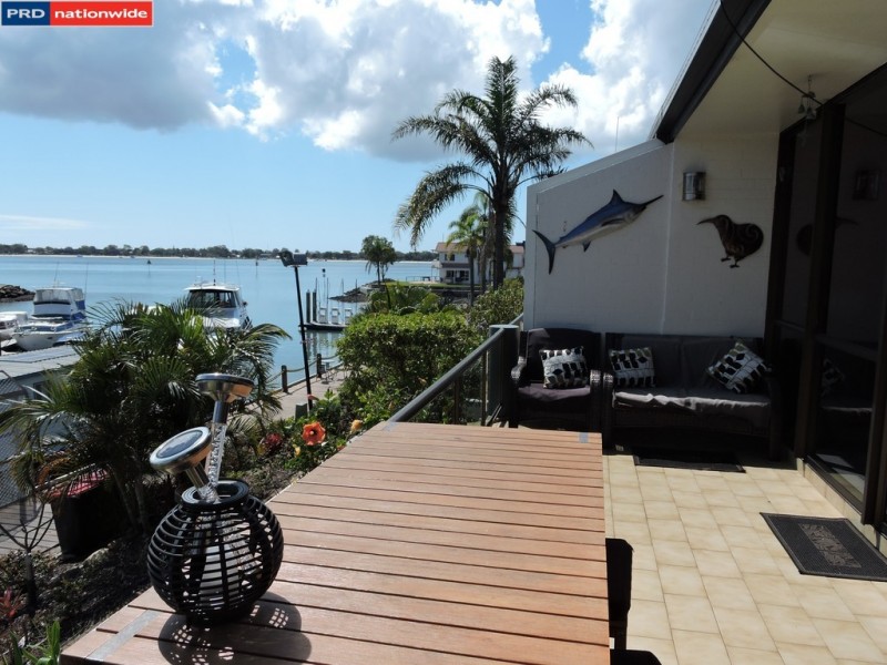 Unit 2 9-11 Spinnaker Drive, Sandstone Point QLD 4511