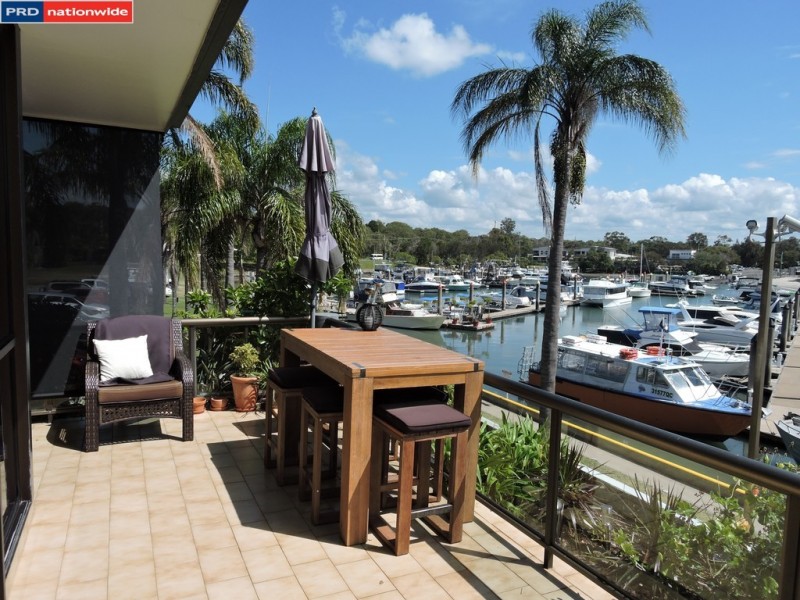 Unit 2 9-11 Spinnaker Drive, Sandstone Point QLD 4511