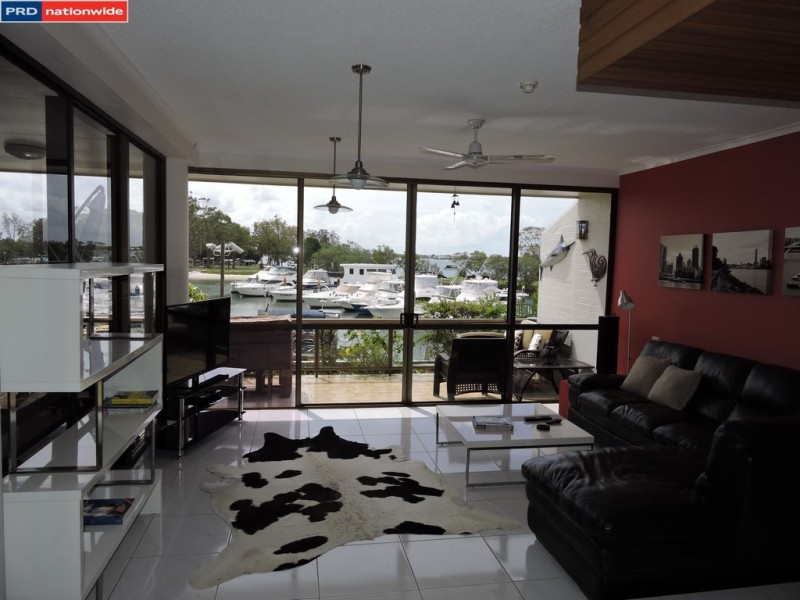 Unit 2 9-11 Spinnaker Drive, Sandstone Point QLD 4511