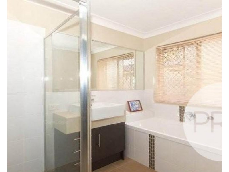 10 Honeybee Place, Ningi QLD 4511
