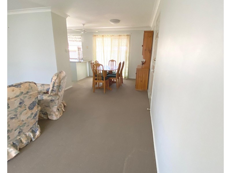 1 Trevally Place, Sandstone Point QLD 4511