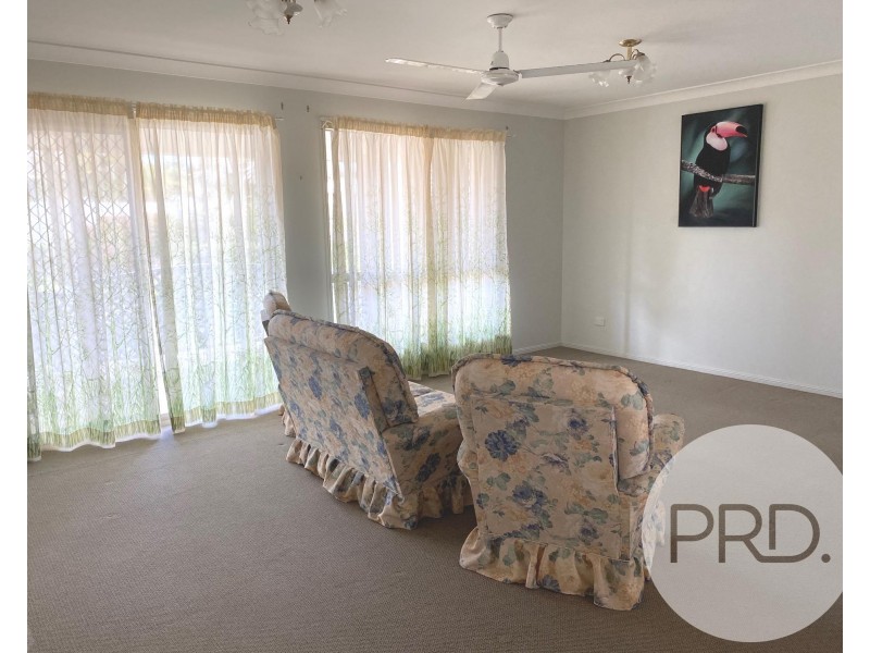 1 Trevally Place, Sandstone Point QLD 4511