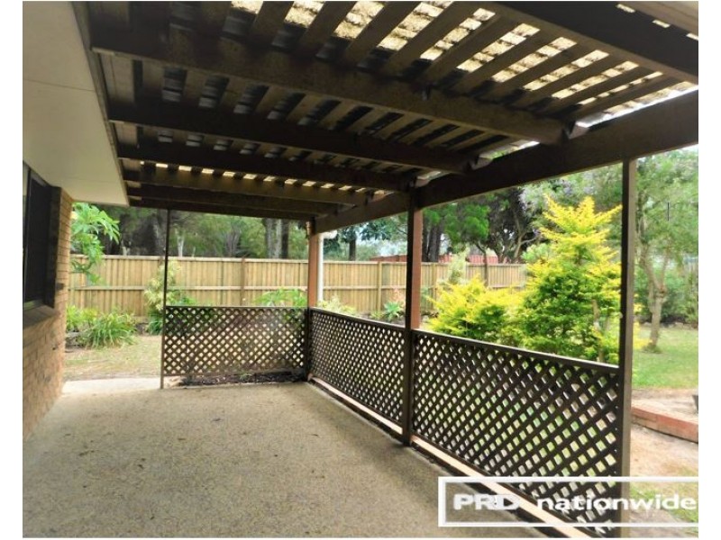 42 Gordon Crescent, Sandstone Point QLD 4511