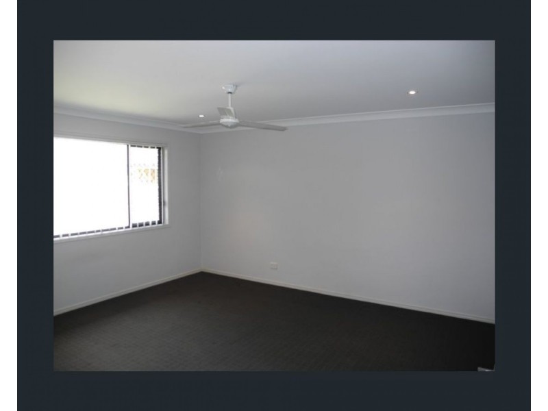 15 Honeybee Place, Ningi QLD 4511