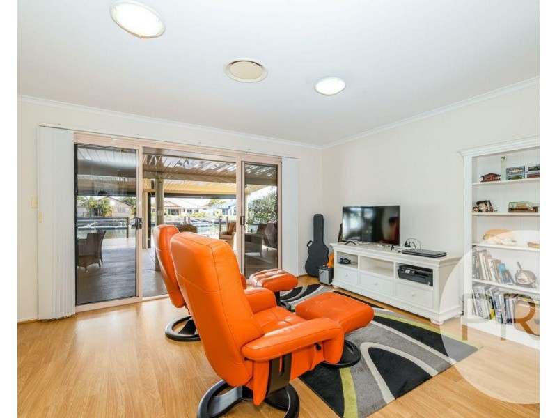 28 Topsail Circuit, Banksia Beach QLD 4507