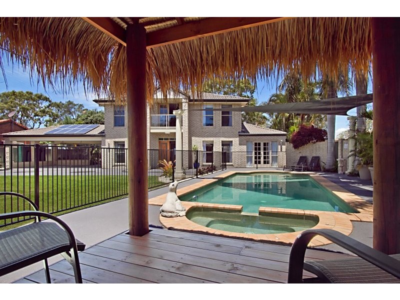 22 Howard Court, Sandstone Point QLD 4511