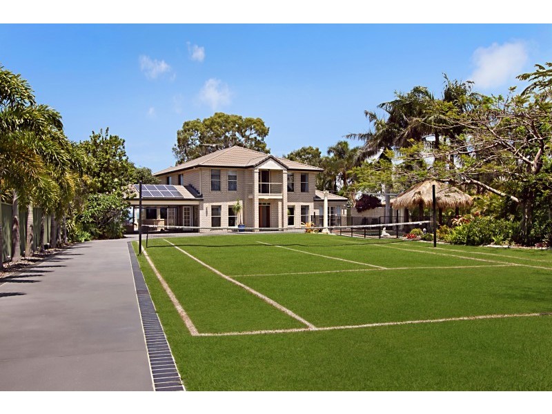 22 Howard Court, Sandstone Point QLD 4511