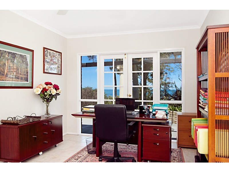 22 Howard Court, Sandstone Point QLD 4511