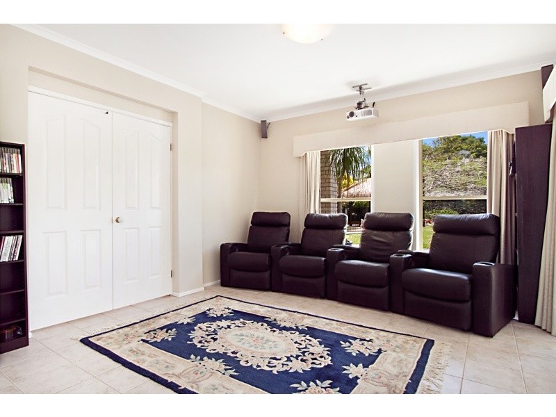 22 Howard Court, Sandstone Point QLD 4511