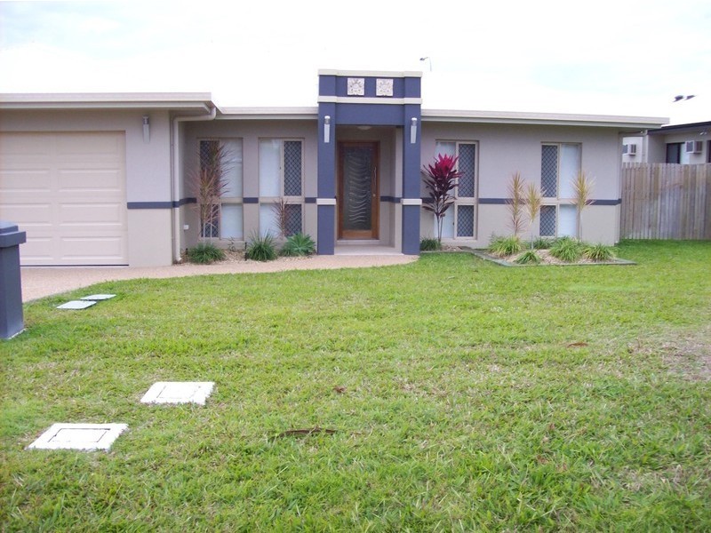 11 Shutehaven Cct, Bushland Beach QLD 4818